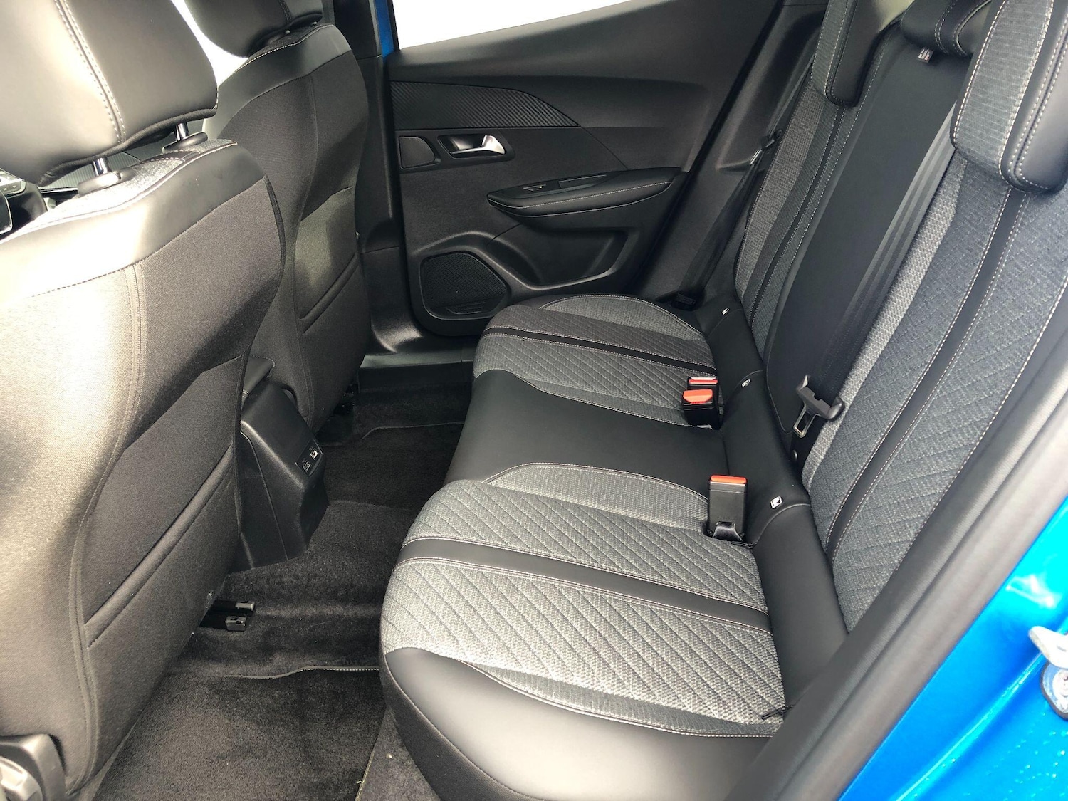 Used Peugeot 2008 2024 for sale - 76456820: Photo 15