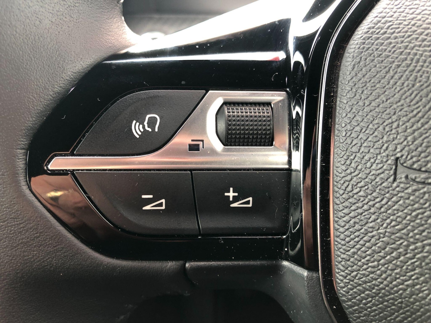 Used Peugeot 2008 2024 for sale - 76456820: Photo 23