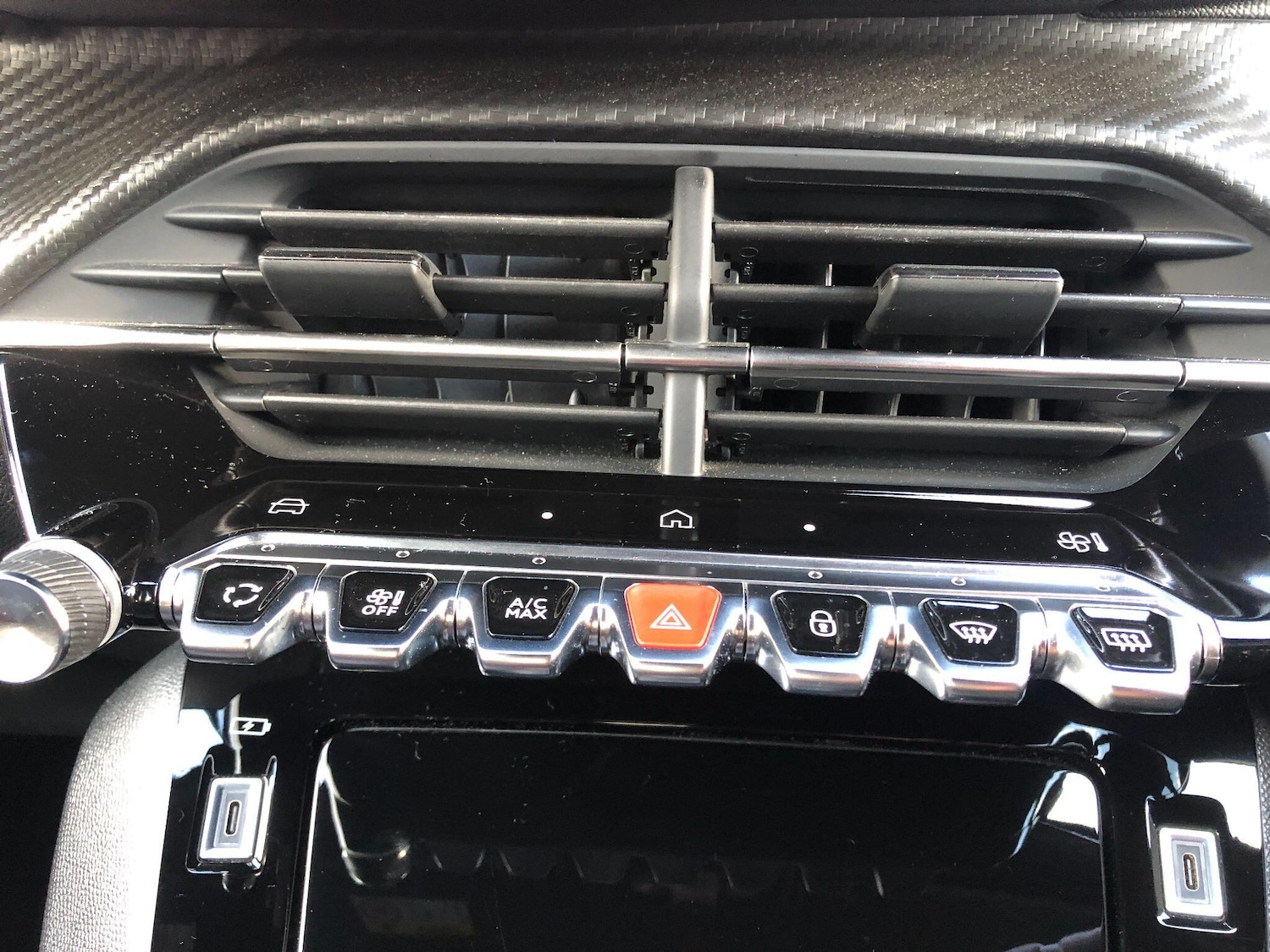 Used Peugeot 2008 2024 for sale - 76456820: Photo 45