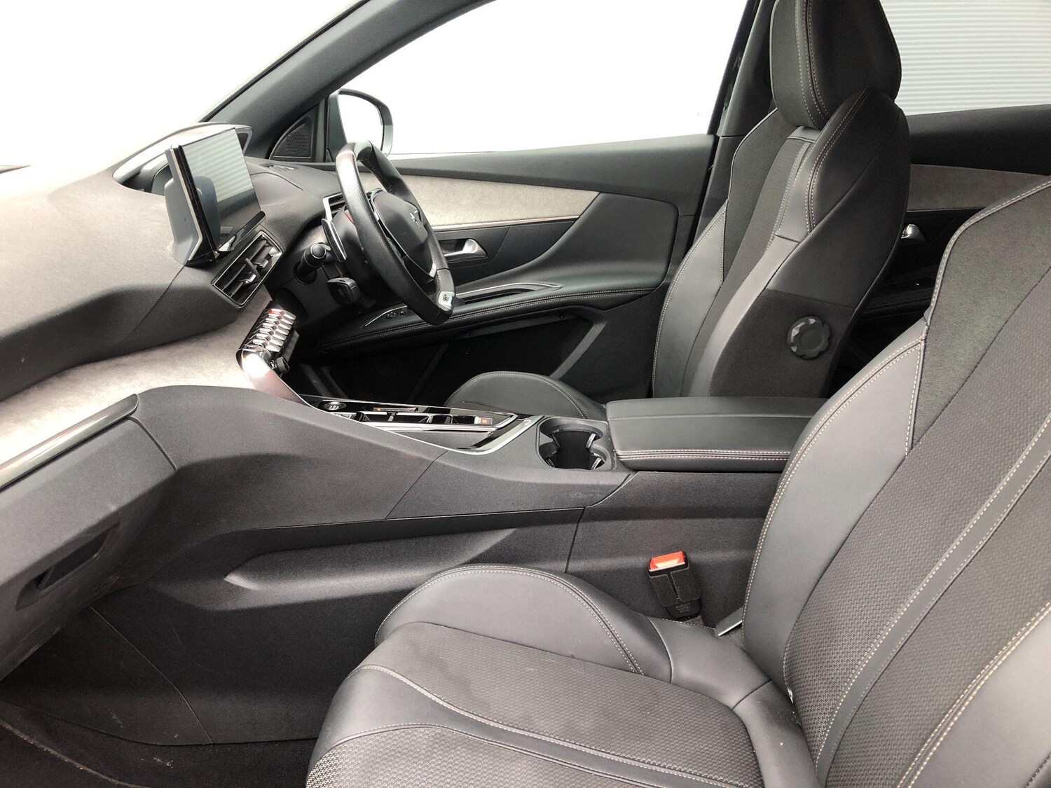 Used Peugeot 3008 2024 for sale - 76201274: Photo 43