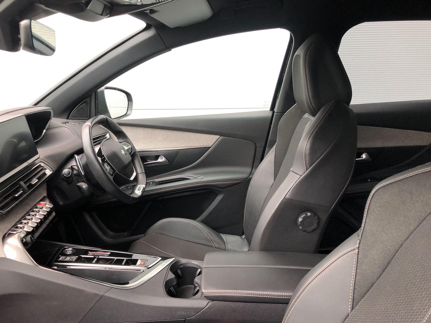 Used Peugeot 3008 2024 for sale - 76201274: Photo 45