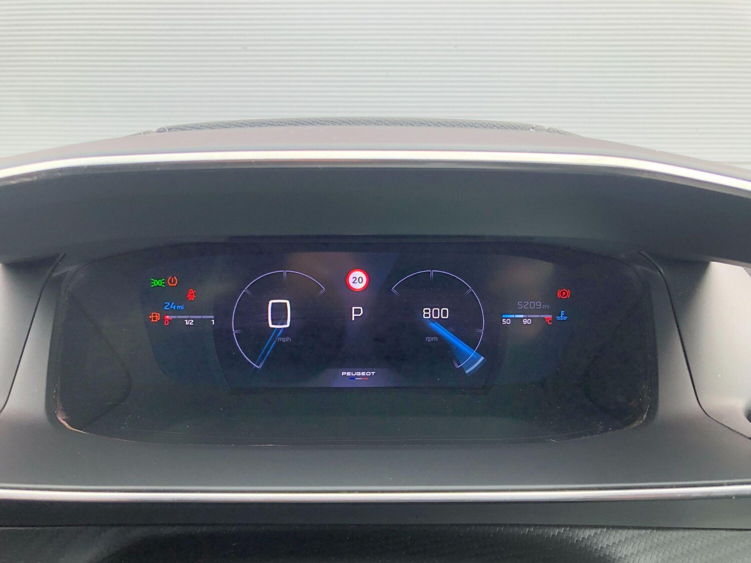 Used Peugeot 2008 2024 for sale - 75839211: Photo 43