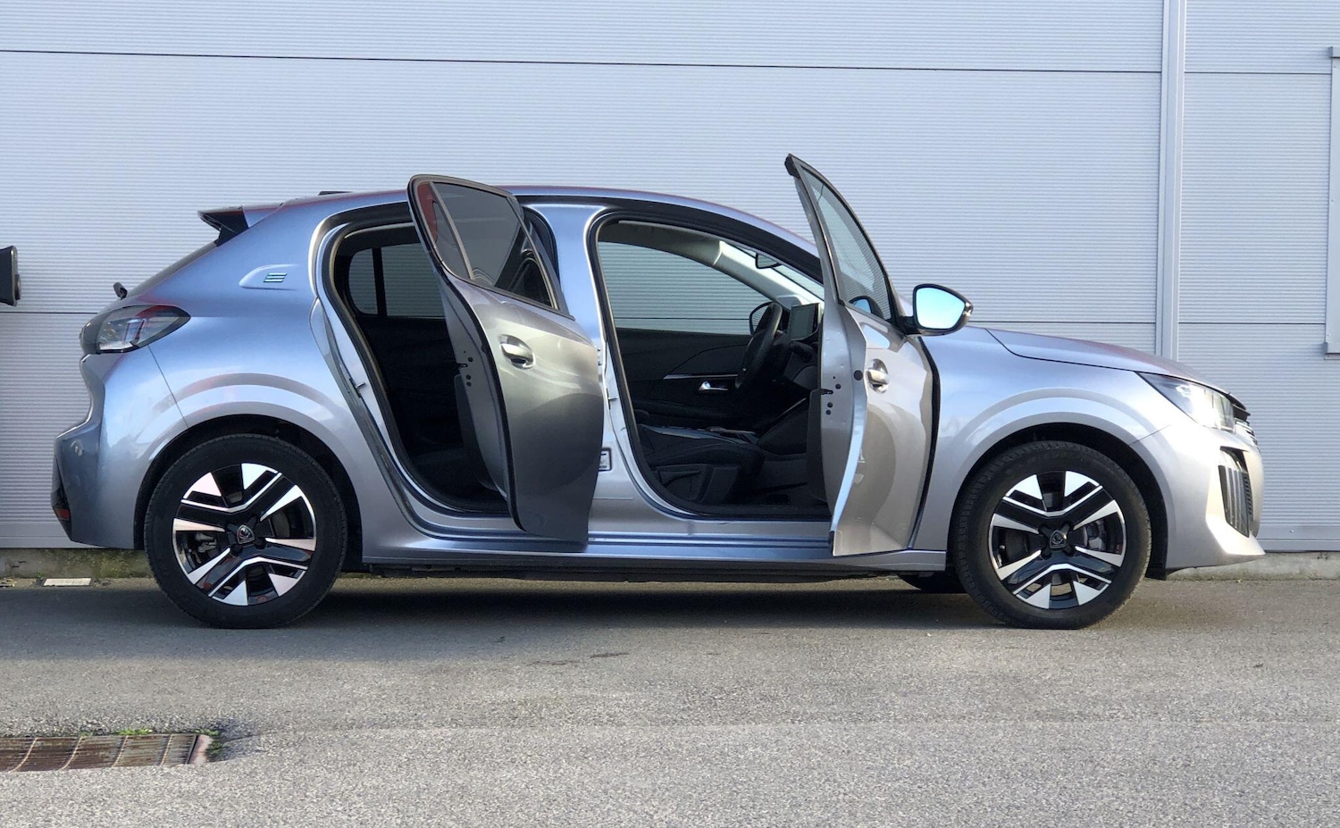 Used Peugeot E-208 2024 for sale - 76550550: Photo 10