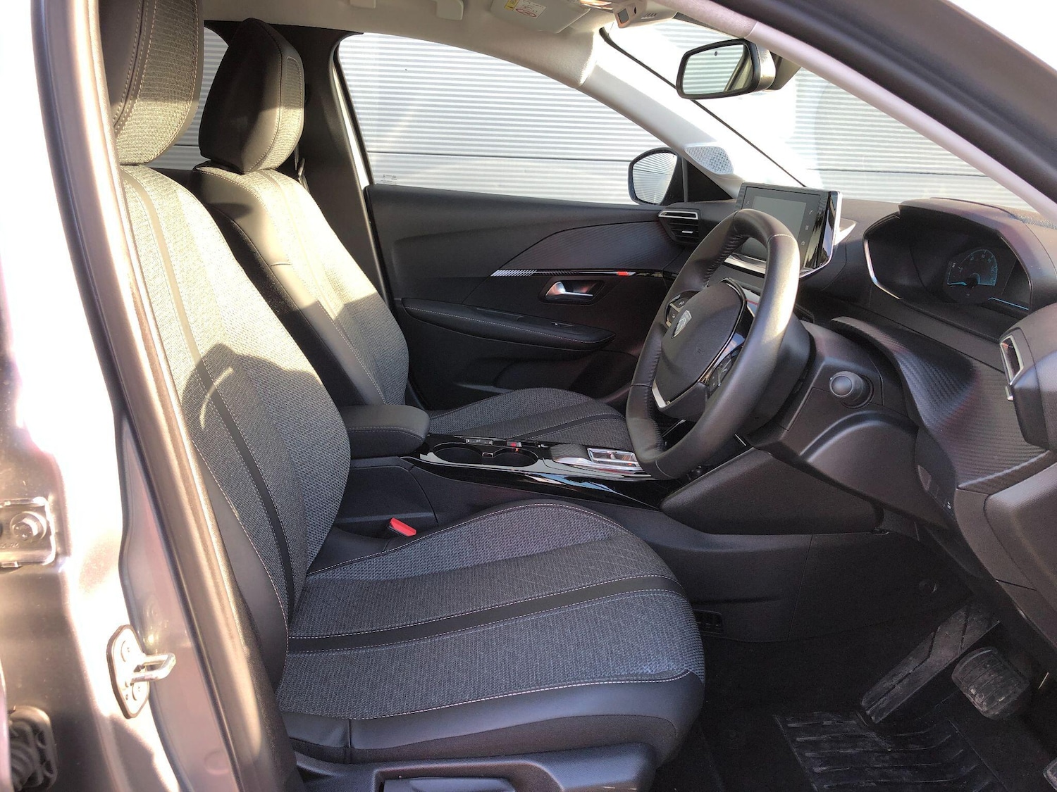 Used Peugeot E-208 2024 for sale - 76550550: Photo 13