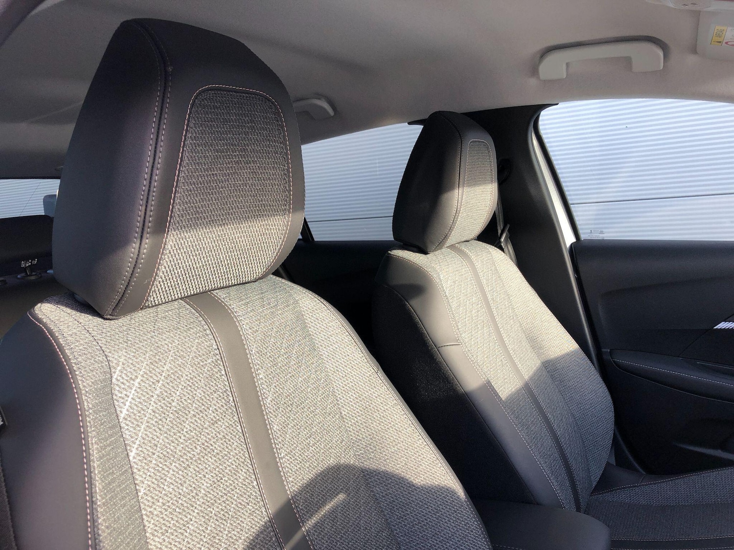 Used Peugeot E-208 2024 for sale - 76550550: Photo 15