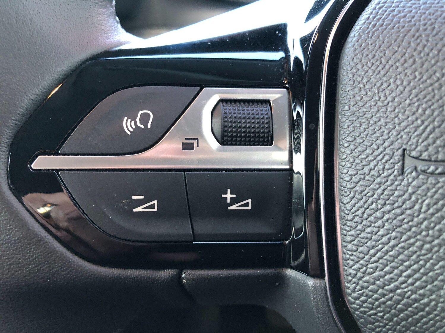 Used Peugeot E-208 2024 for sale - 76550550: Photo 27