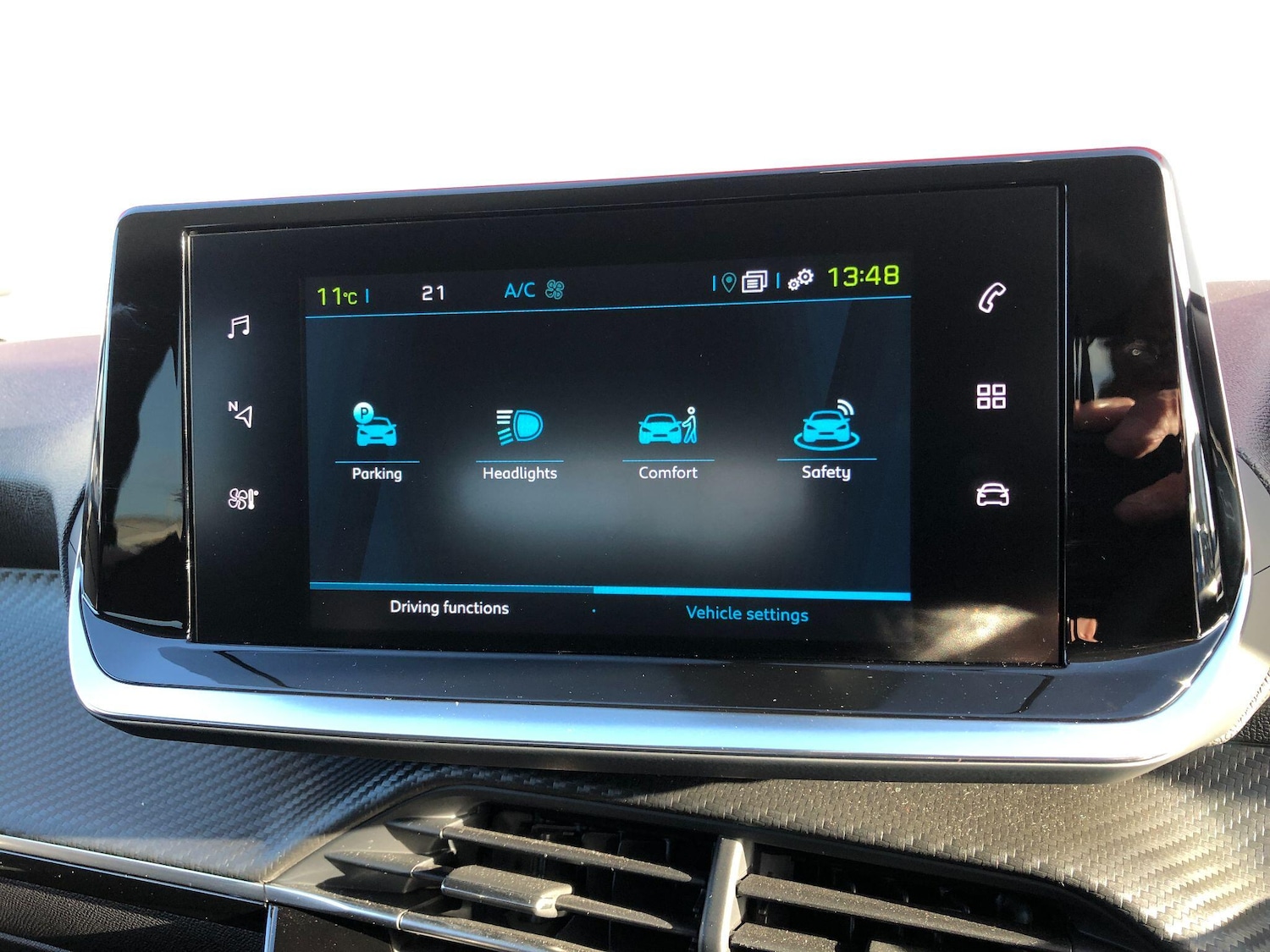 Used Peugeot E-208 2024 for sale - 76550550: Photo 32