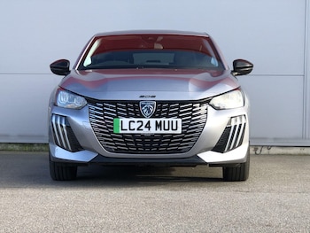 Used Peugeot E-208 2024 for sale - 76550550: Photo