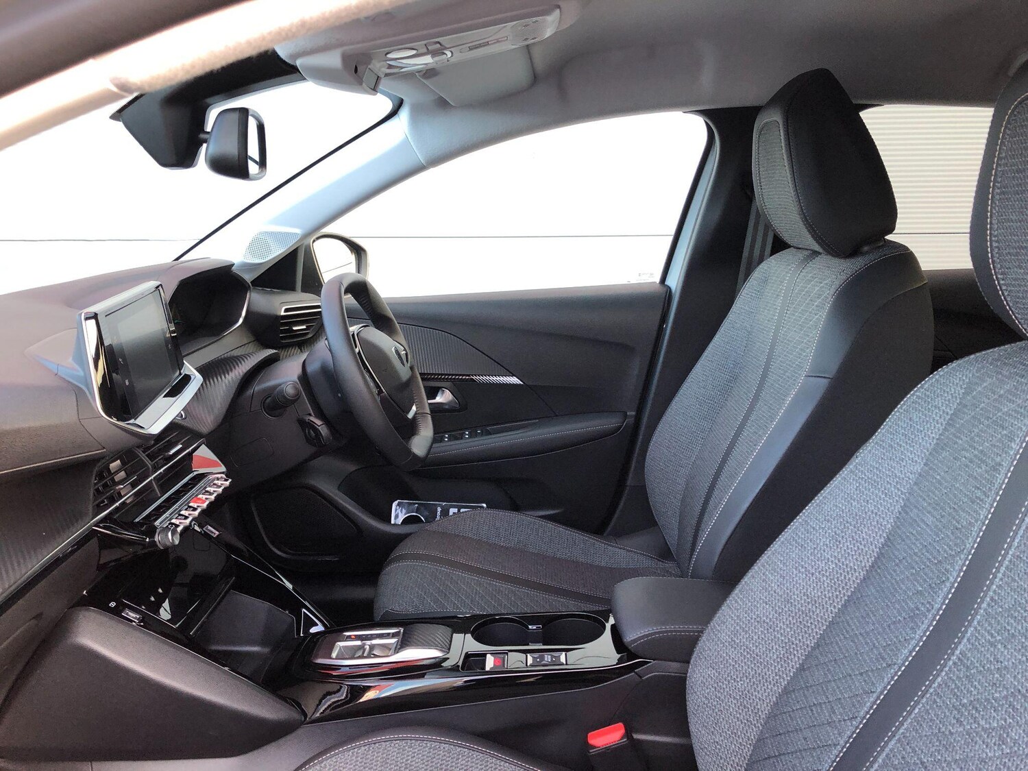 Used Peugeot E-208 2024 for sale - 76550550: Photo 44