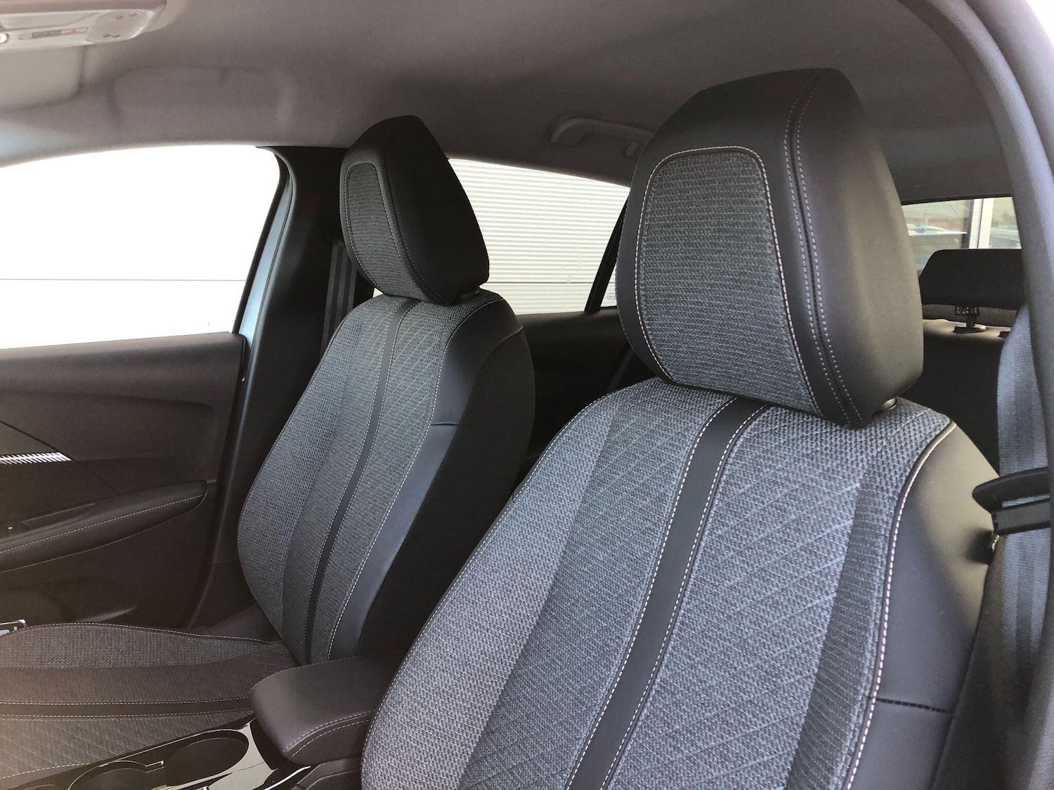 Used Peugeot E-208 2024 for sale - 76550550: Photo 48