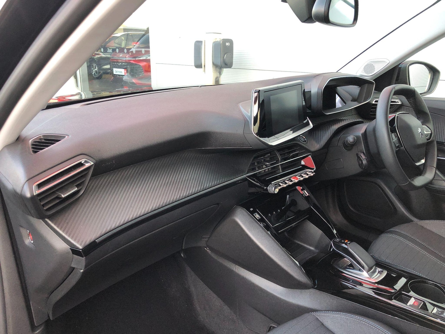 Used Peugeot E-2008 2021 for sale - 76714609: Photo 11