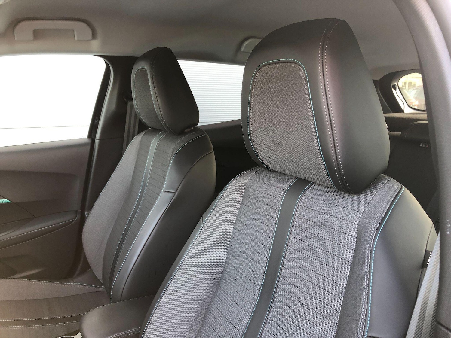 Used Peugeot E-2008 2021 for sale - 76714609: Photo 15