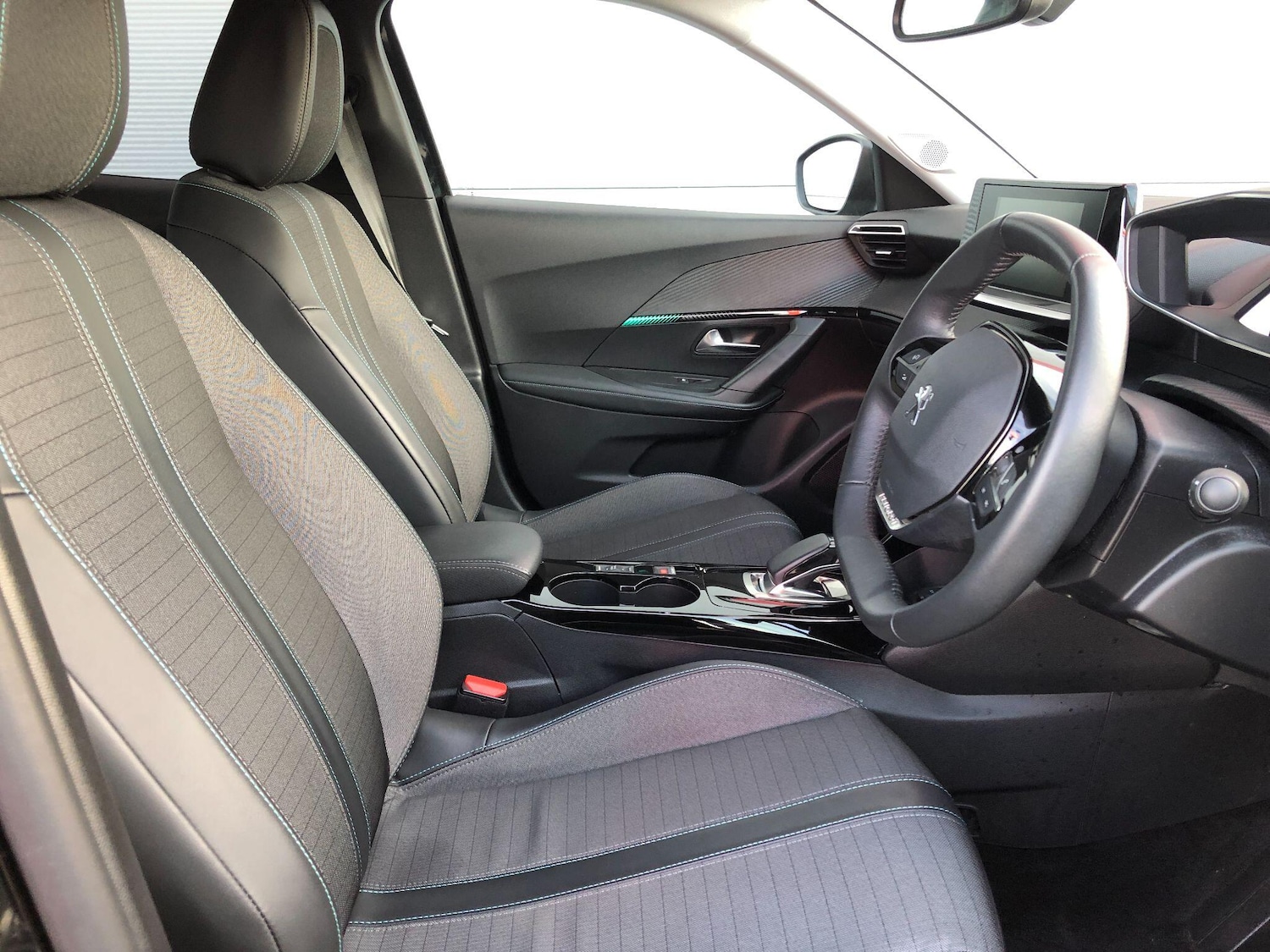 Used Peugeot E-2008 2021 for sale - 76714609: Photo 16