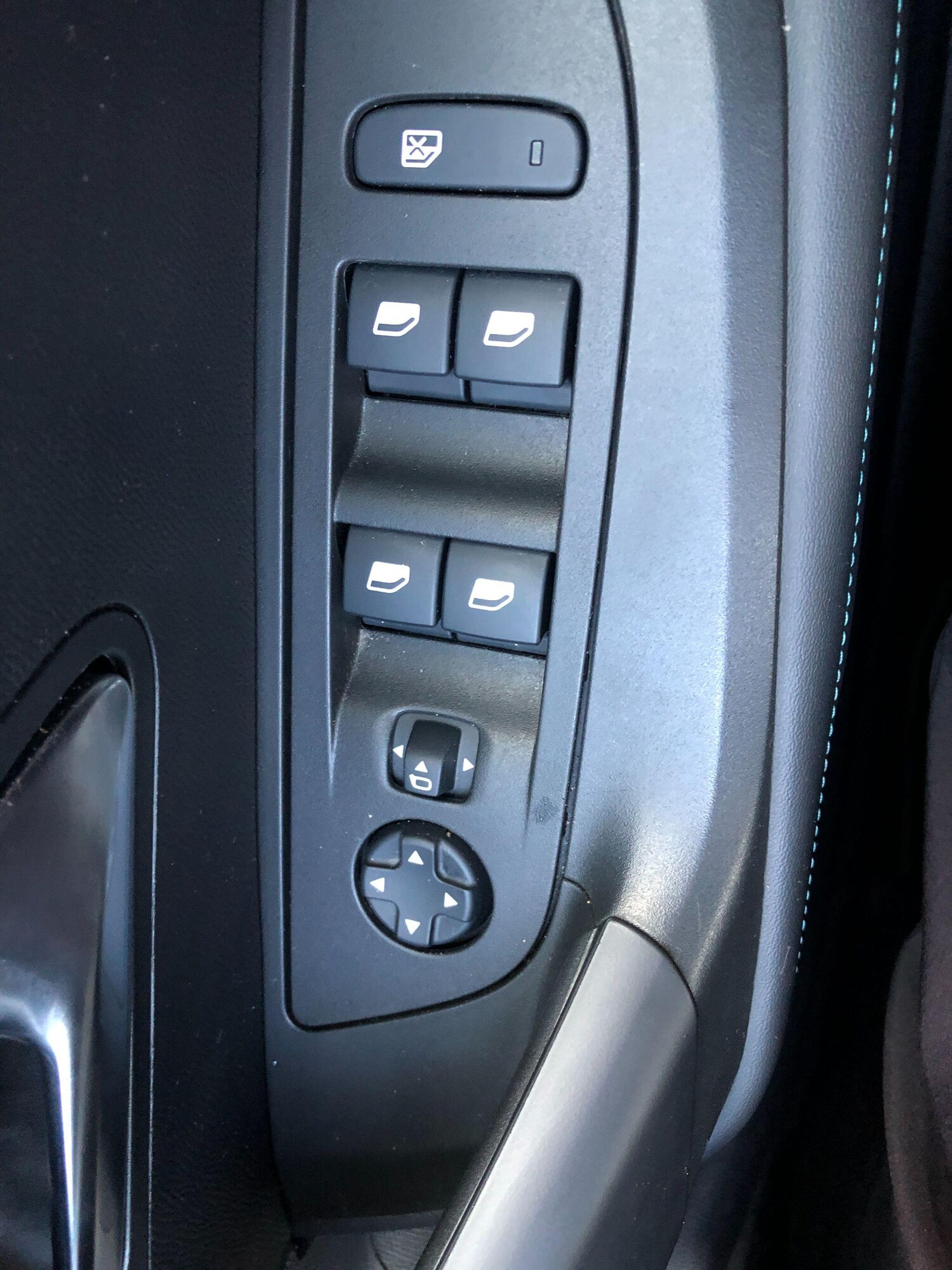 Used Peugeot E-2008 2021 for sale - 76714609: Photo 27