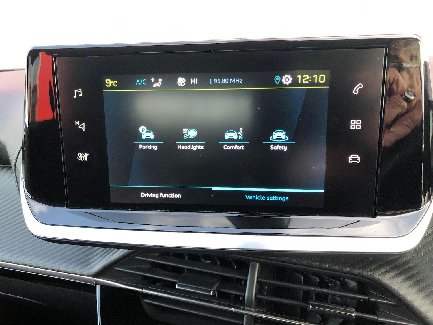 Used Peugeot E-2008 2021 for sale - 76714609: Photo 37