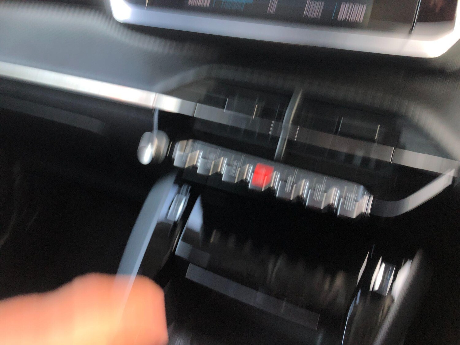 Used Peugeot E-2008 2021 for sale - 76714609: Photo 44