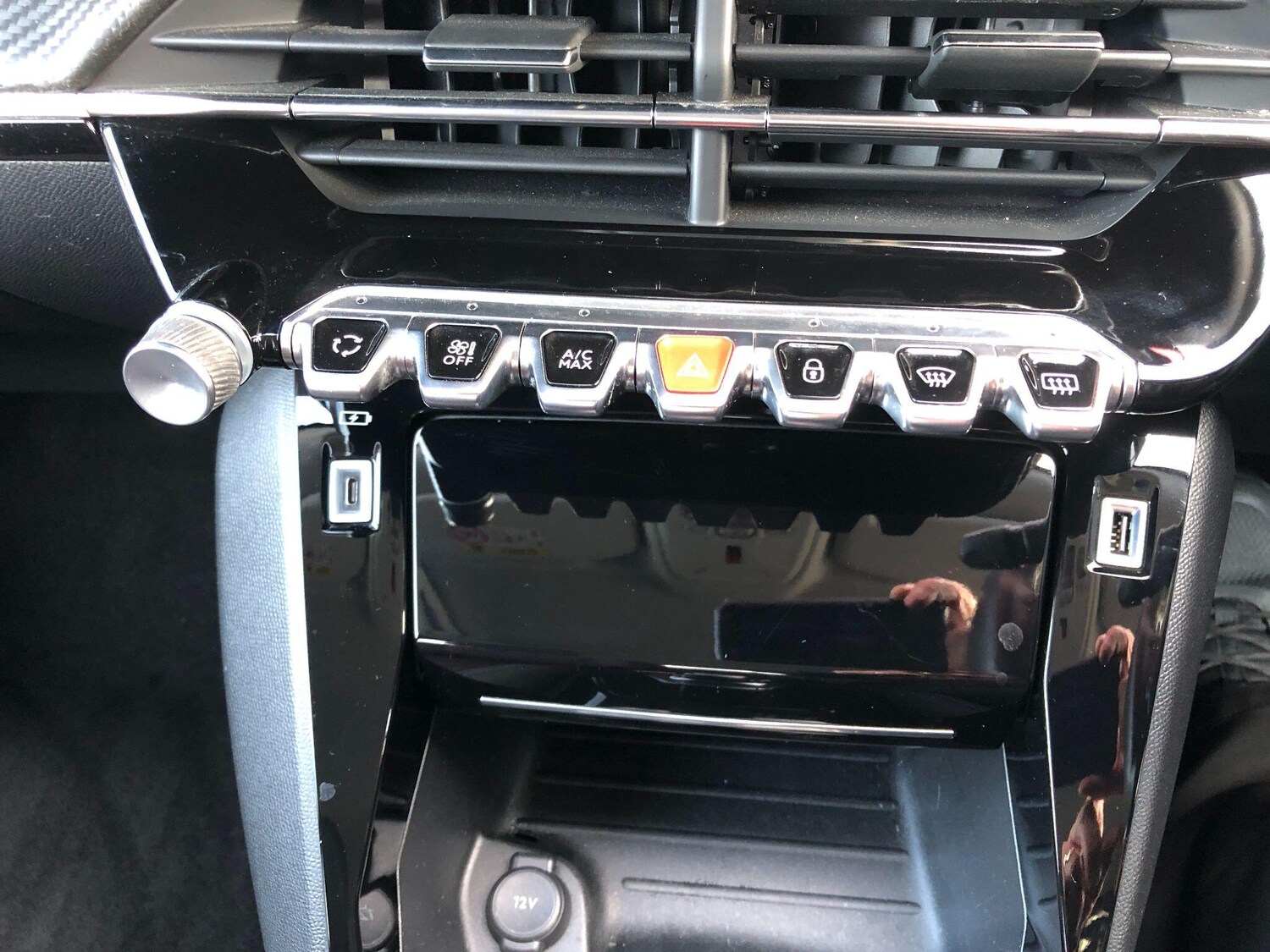 Used Peugeot E-2008 2021 for sale - 76714609: Photo 45