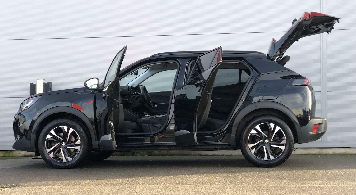 Used Peugeot E-2008 2021 for sale - 76714609: Photo 6