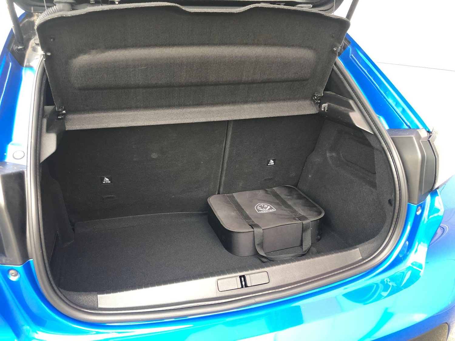 Used Peugeot E-208 2022 for sale - 76060226: Photo 11