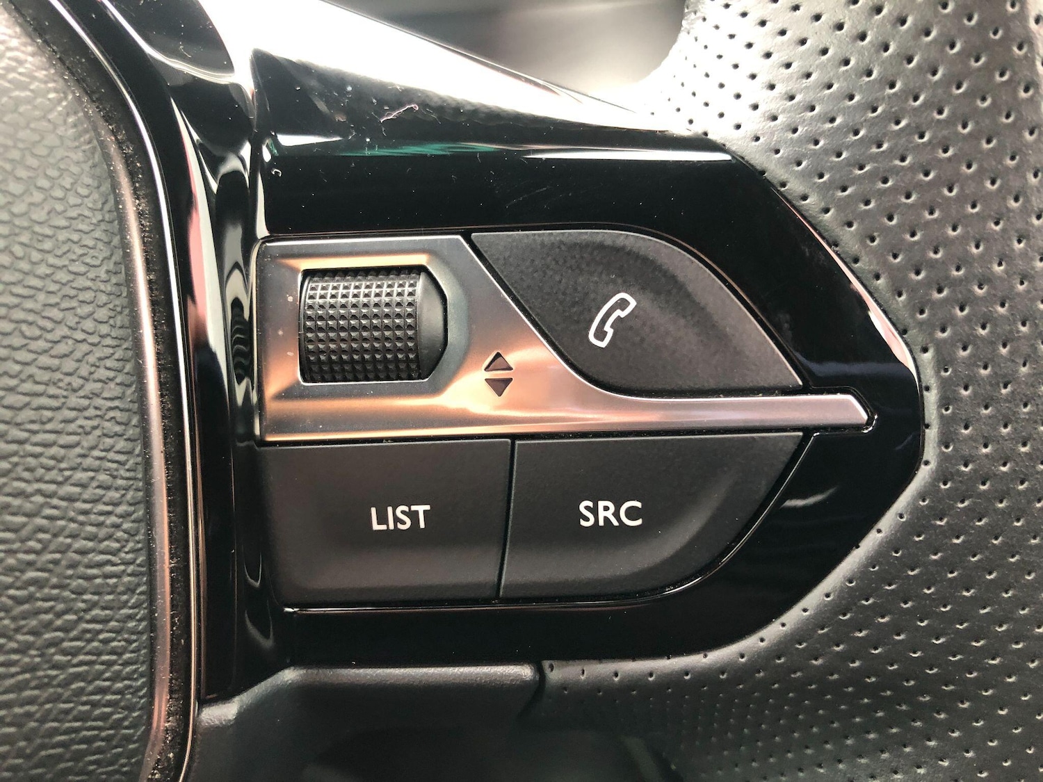 Used Peugeot E-208 2022 for sale - 76060226: Photo 23