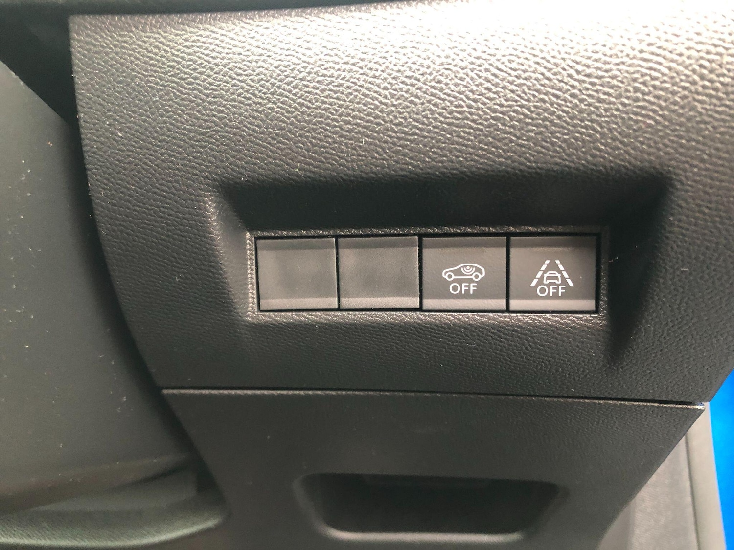 Used Peugeot E-208 2022 for sale - 76060226: Photo 24