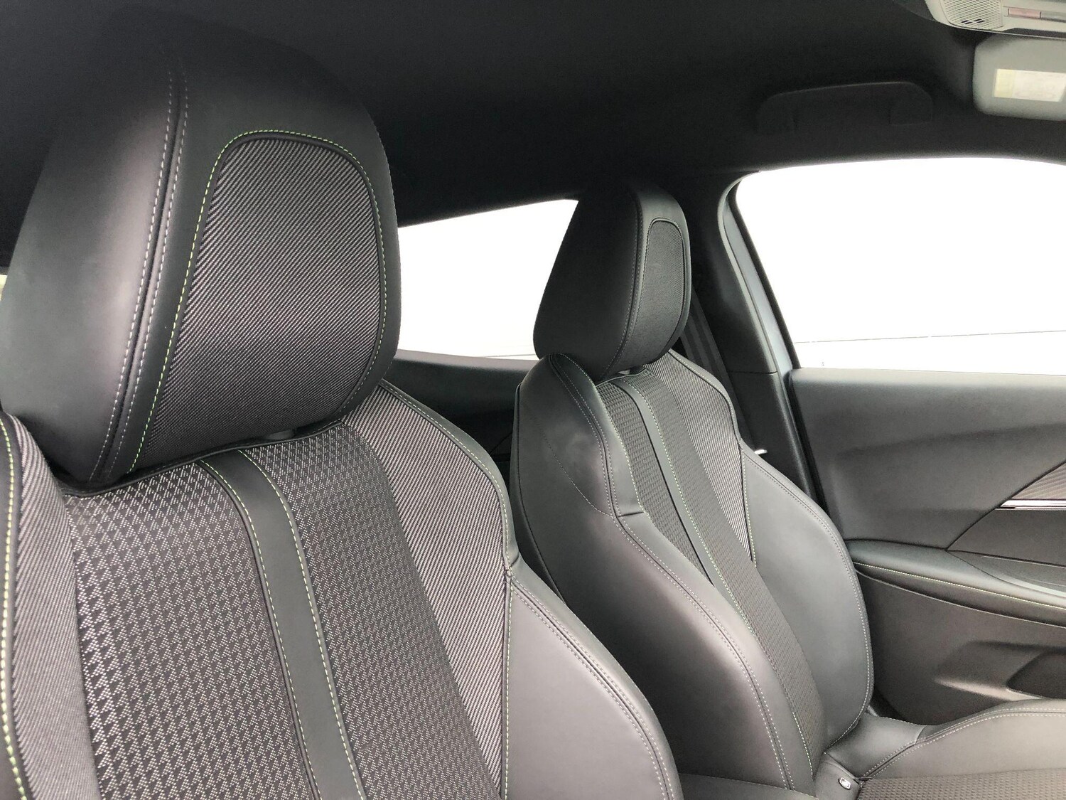 Used Peugeot E-2008 2021 for sale - 77411994: Photo 18