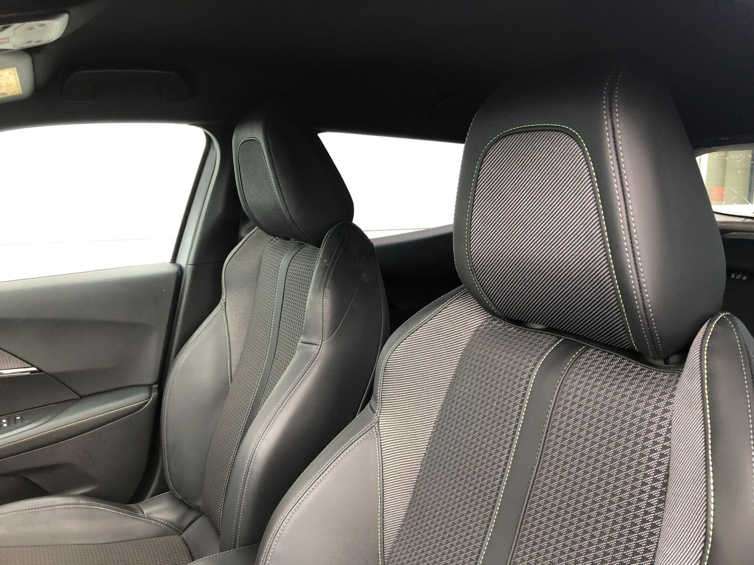 Used Peugeot E-2008 2021 for sale - 77411994: Photo 41