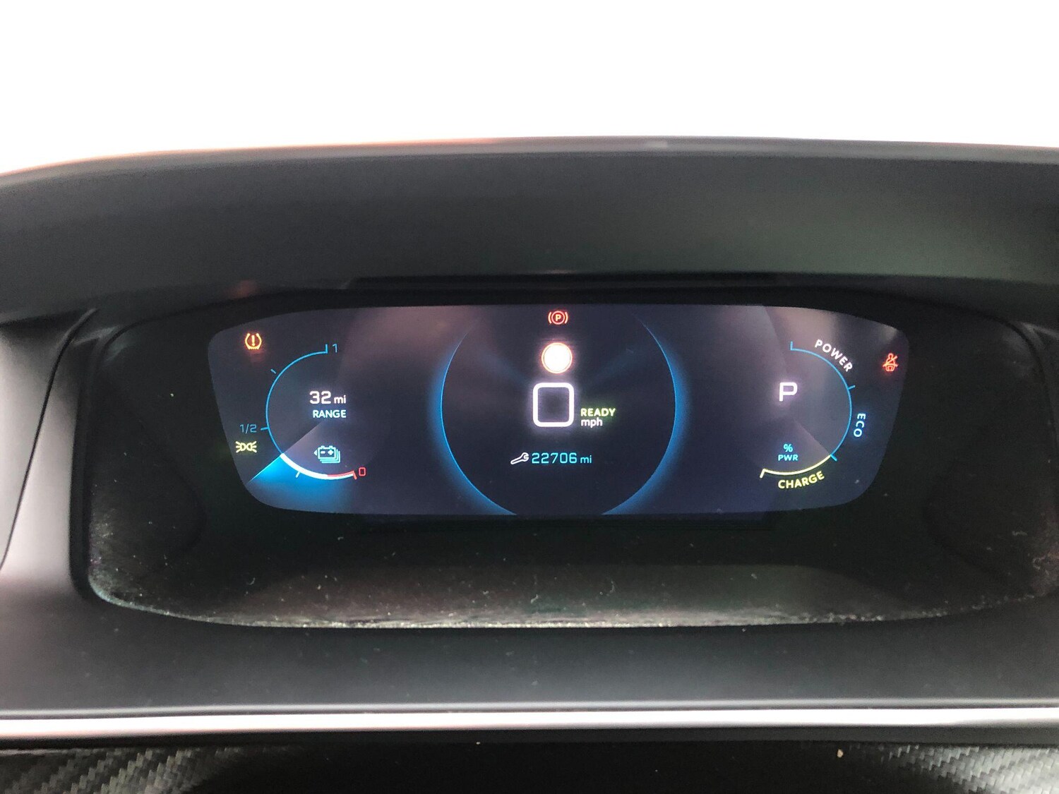 Used Peugeot E-2008 2021 for sale - 77411994: Photo 48