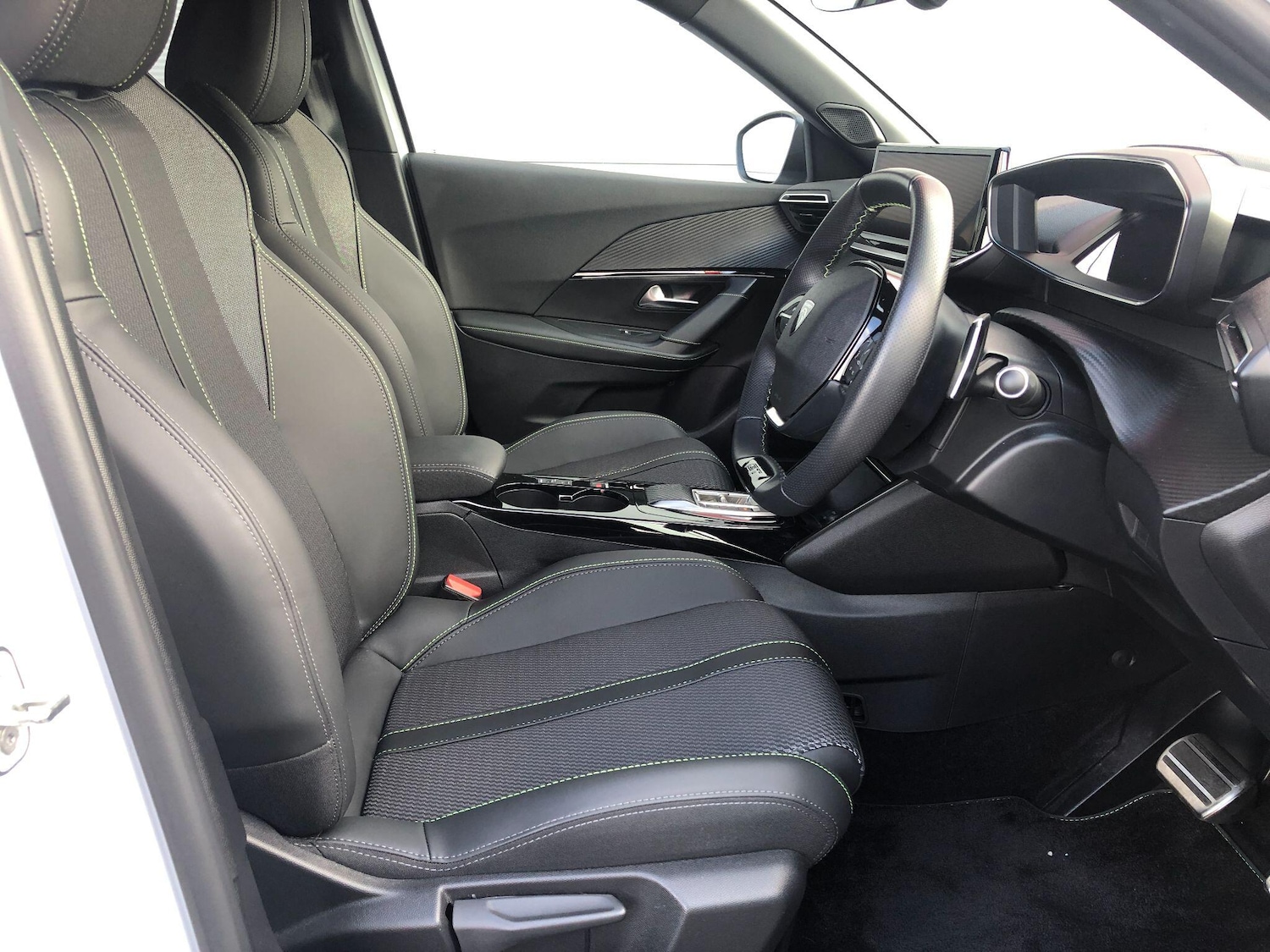 Used Peugeot 2008 2024 for sale - 76072255: Photo 16