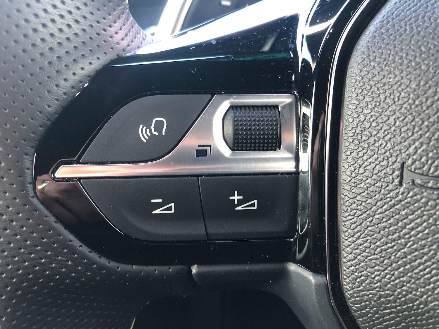 Used Peugeot 2008 2024 for sale - 76072255: Photo 28