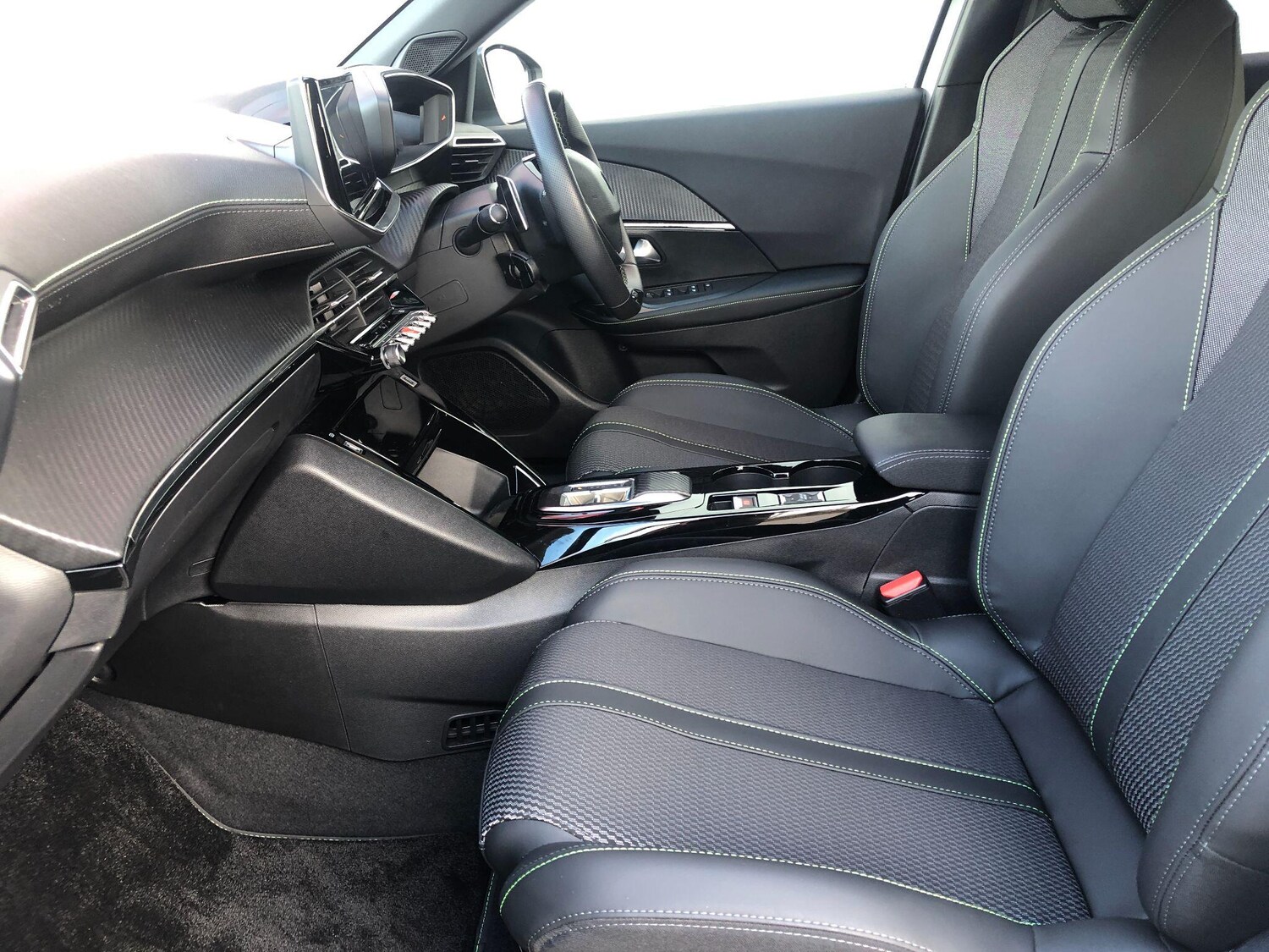Used Peugeot 2008 2024 for sale - 76072255: Photo 44