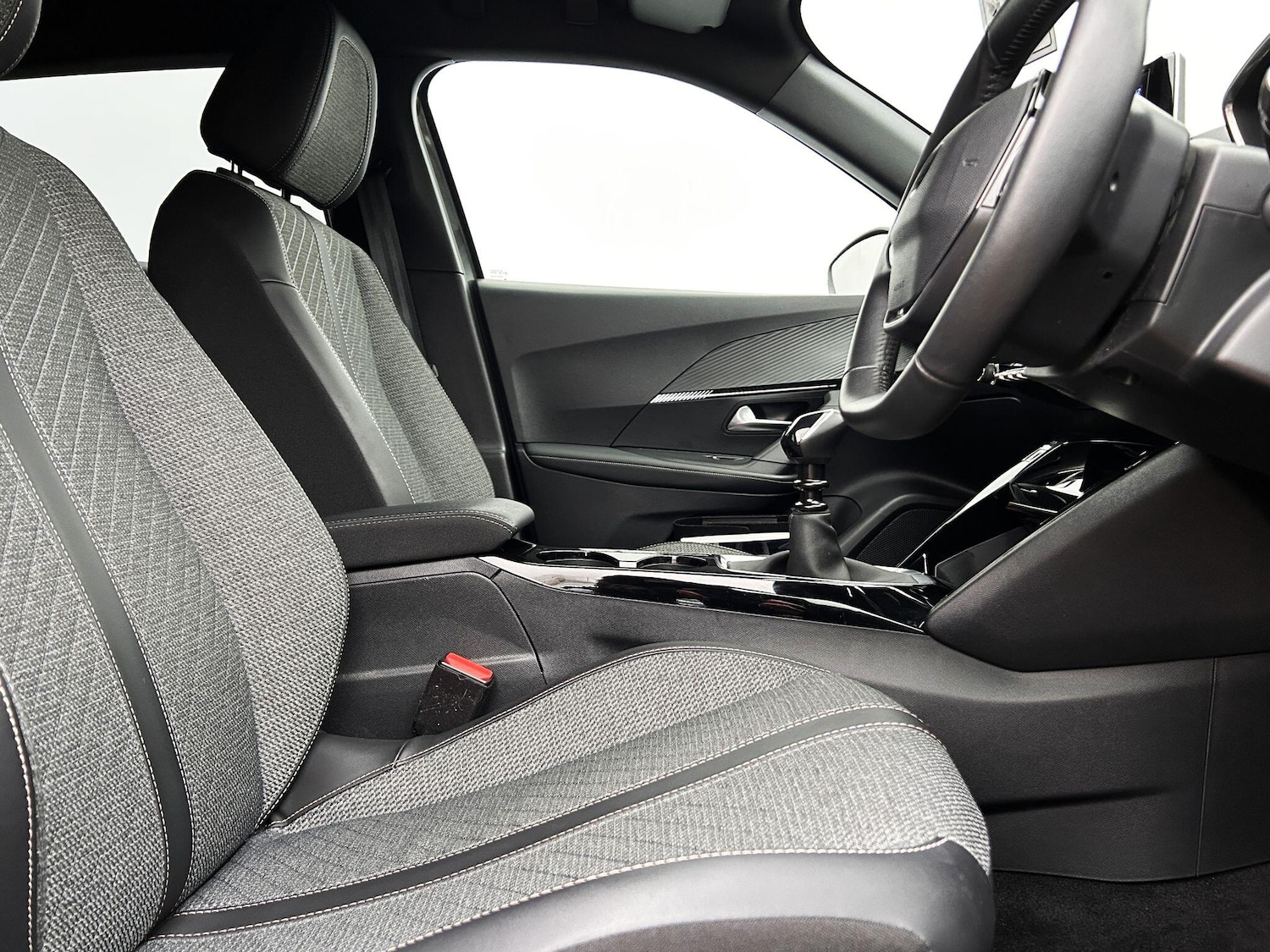 Used Peugeot 2008 2024 for sale - 77291269: Photo 5