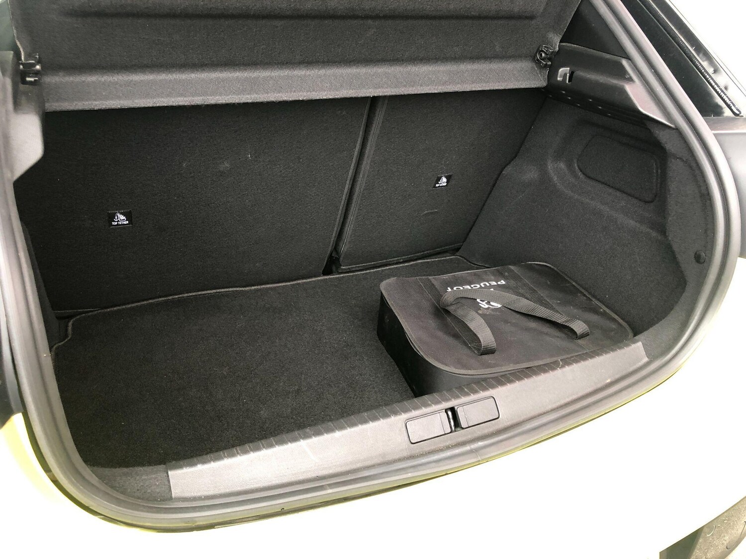 Used Peugeot E-208 2024 for sale - 76043257: Photo 12