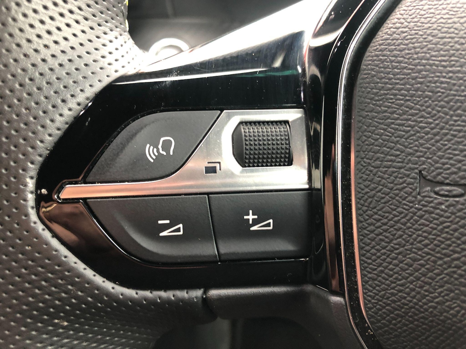 Used Peugeot E-208 2024 for sale - 76043257: Photo 35