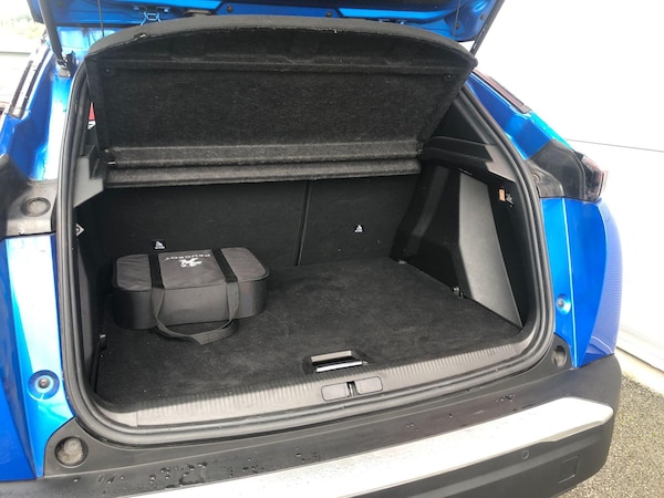 Used Peugeot E-2008 2021 for sale - 76059831: Photo 14