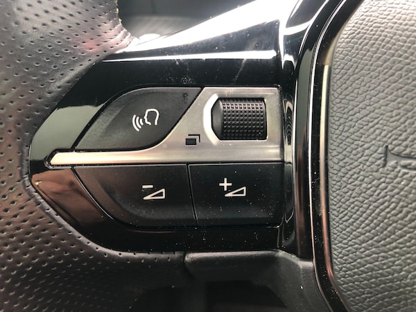 Used Peugeot E-2008 2021 for sale - 76059831: Photo 25