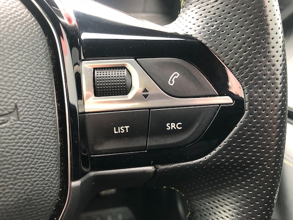Used Peugeot E-2008 2021 for sale - 76059831: Photo 26