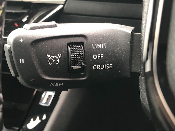 Used Peugeot E-2008 2021 for sale - 76059831: Photo 27