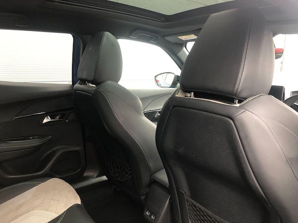 Used Peugeot E-2008 2021 for sale - 76059831: Photo 31