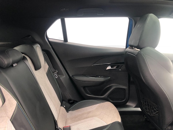 Used Peugeot E-2008 2021 for sale - 76059831: Photo 32