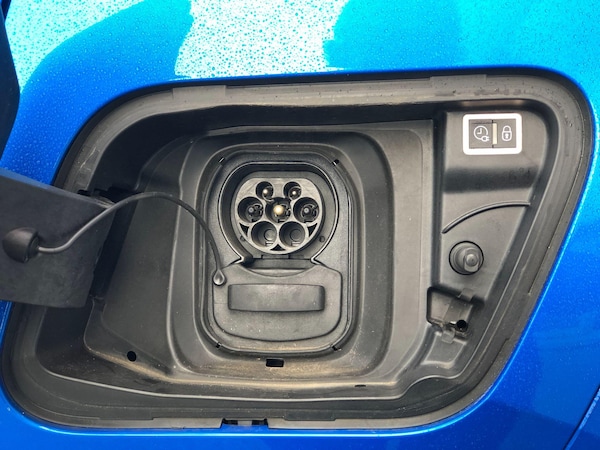 Used Peugeot E-2008 2021 for sale - 76059831: Photo 9