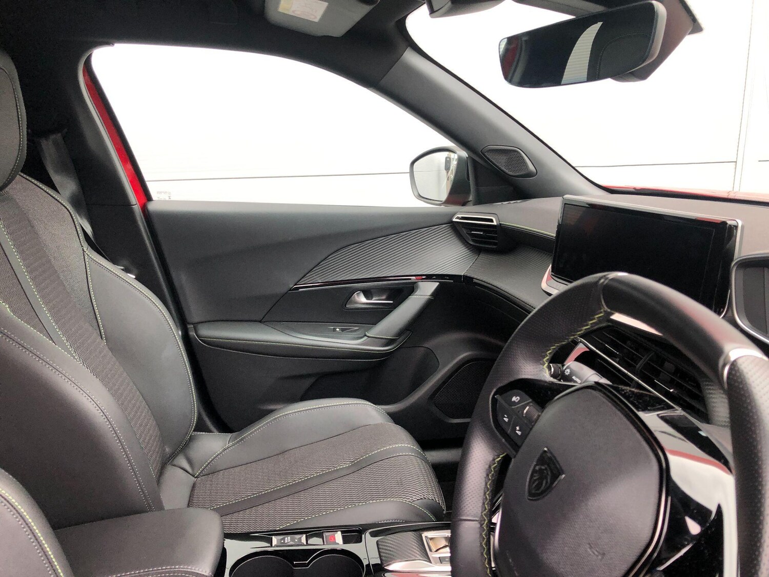 Used Peugeot E-2008 2024 for sale - 76199928: Photo 14