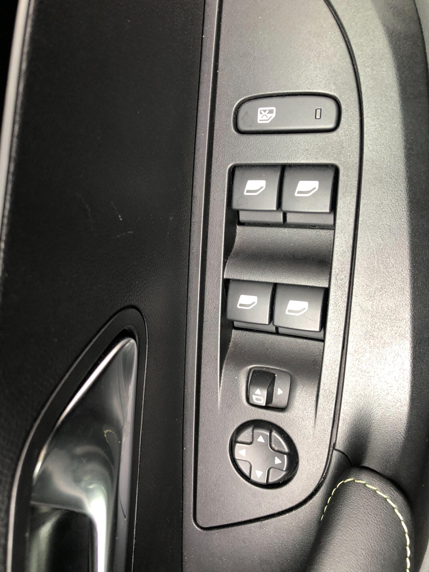 Used Peugeot E-2008 2024 for sale - 76199928: Photo 23