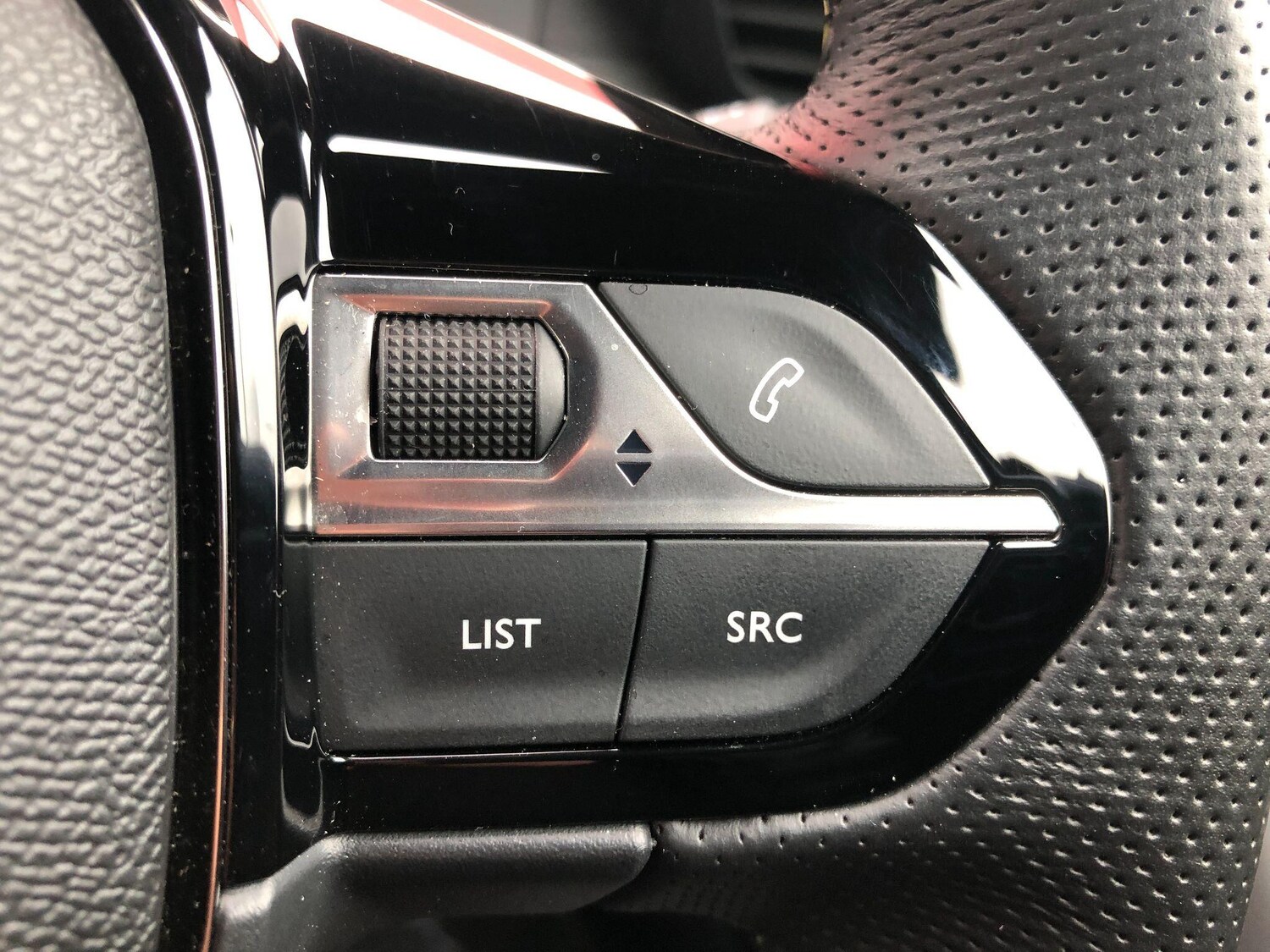 Used Peugeot E-2008 2024 for sale - 76199928: Photo 26