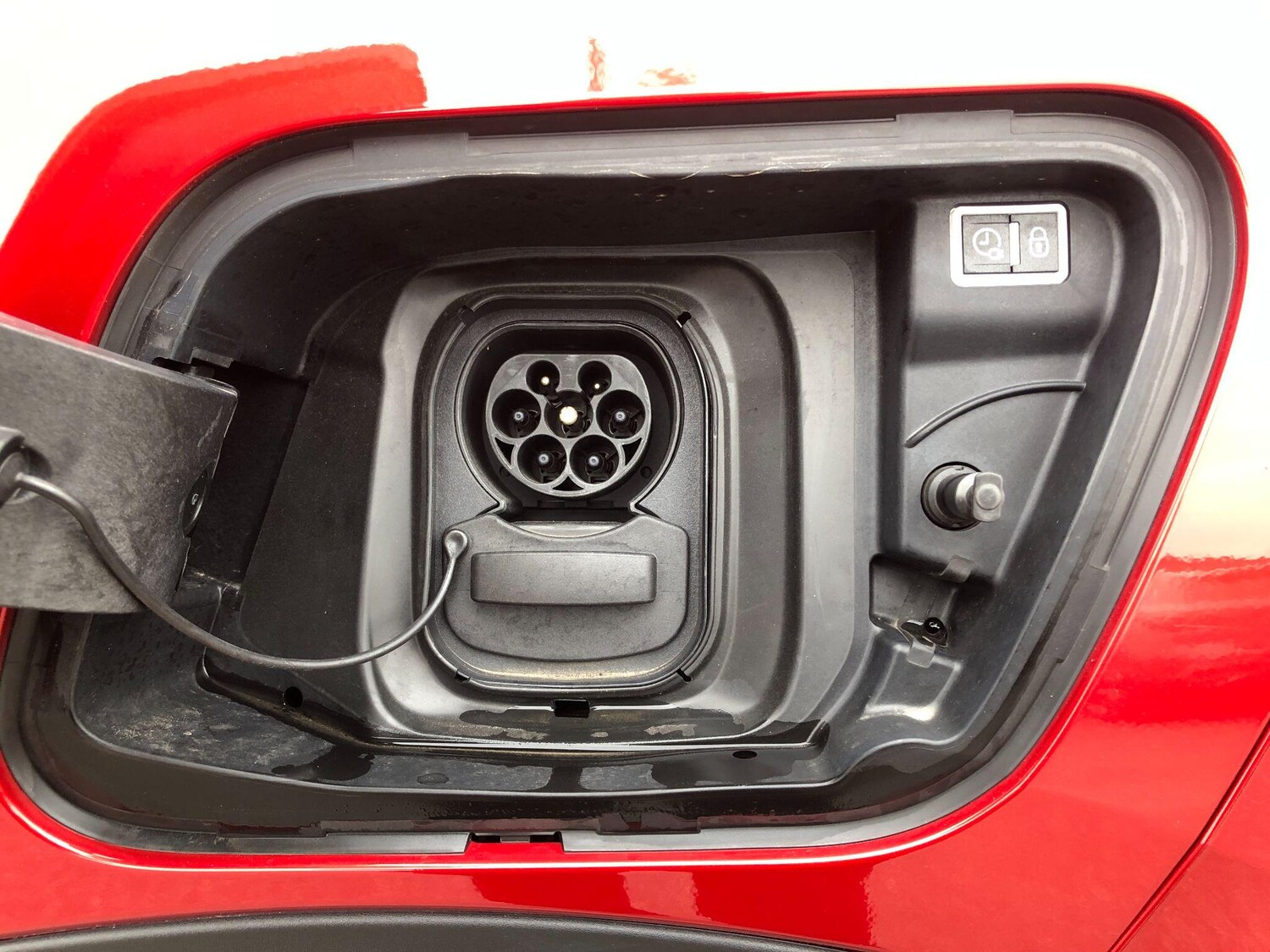 Used Peugeot E-2008 2024 for sale - 76199928: Photo 27