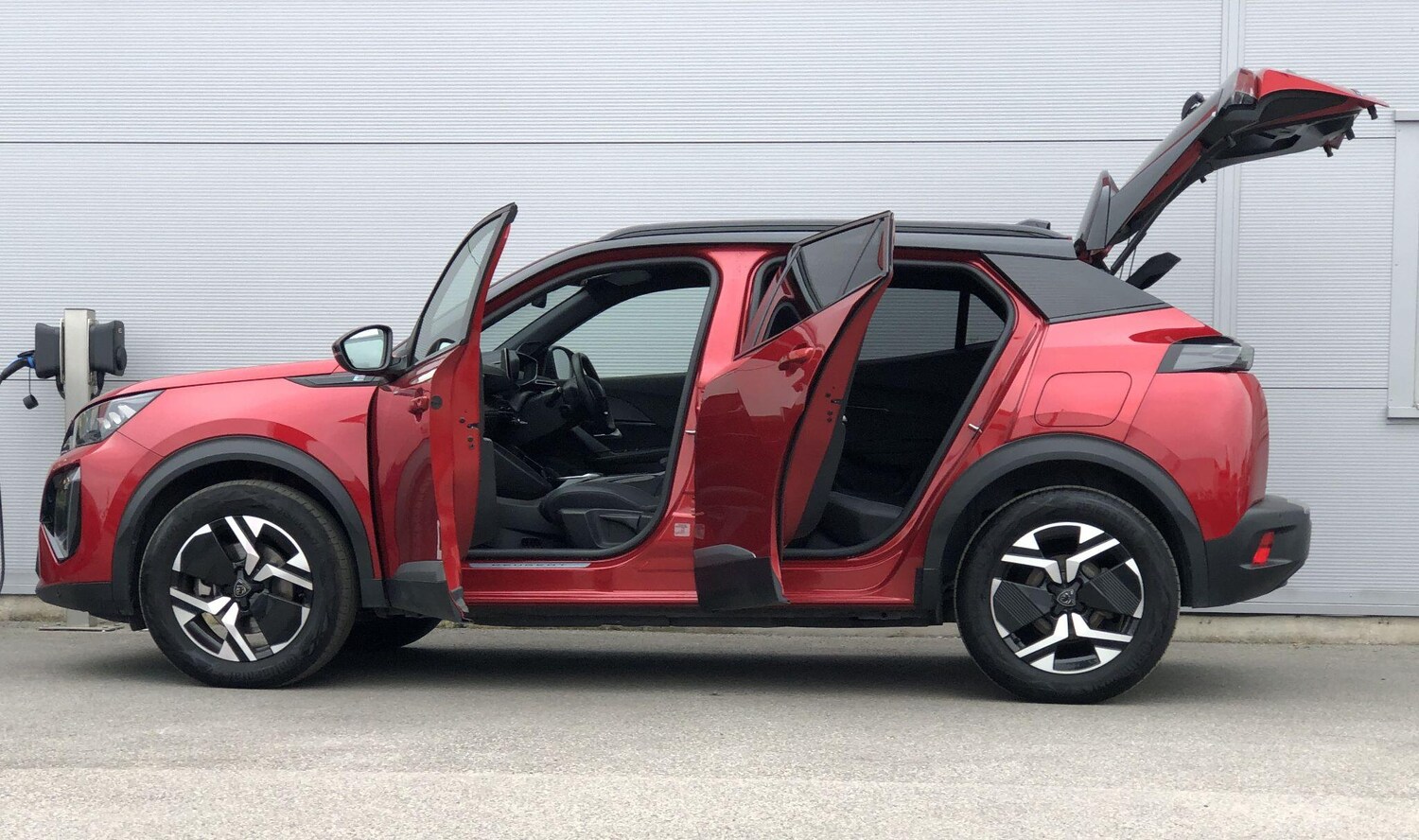 Used Peugeot E-2008 2024 for sale - 76199928: Photo 7