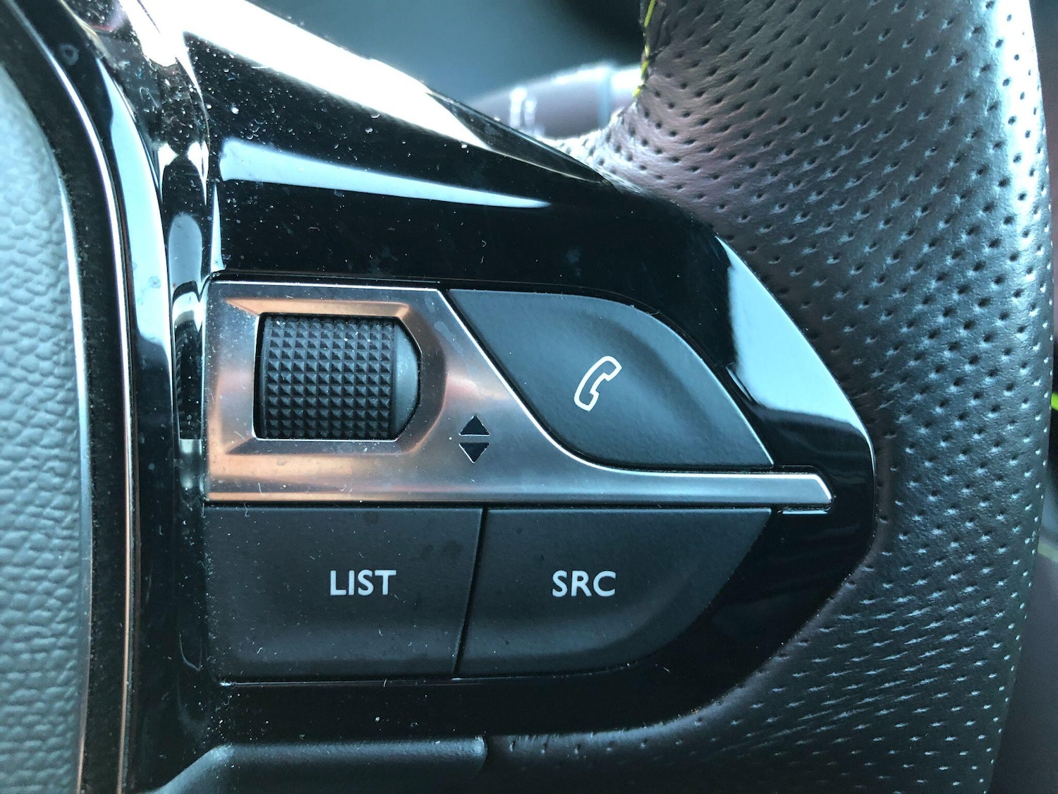 Used Peugeot E-208 2022 for sale - 76728358: Photo 29