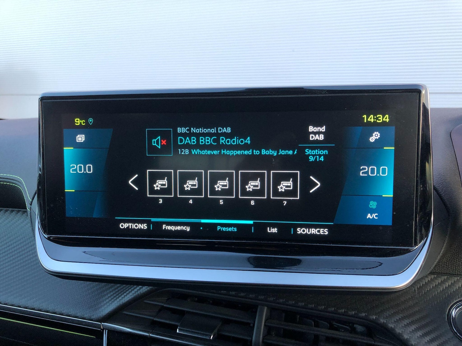 Used Peugeot E-208 2022 for sale - 76728358: Photo 37