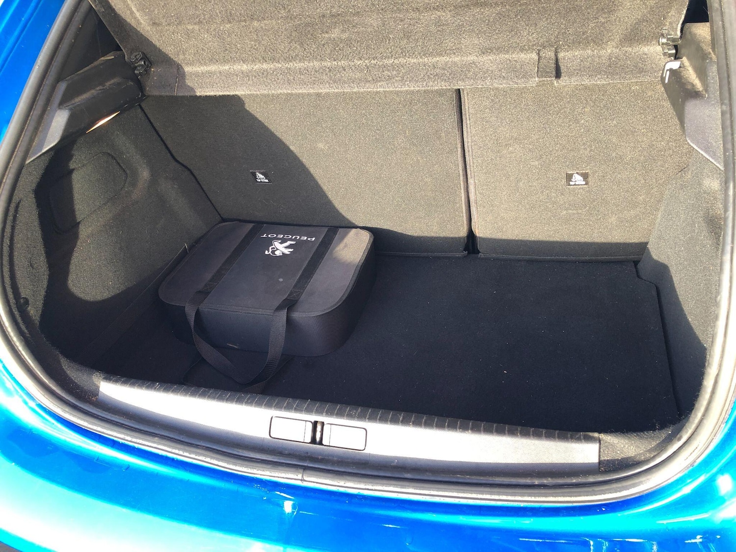 Used Peugeot E-208 2022 for sale - 76728358: Photo 40