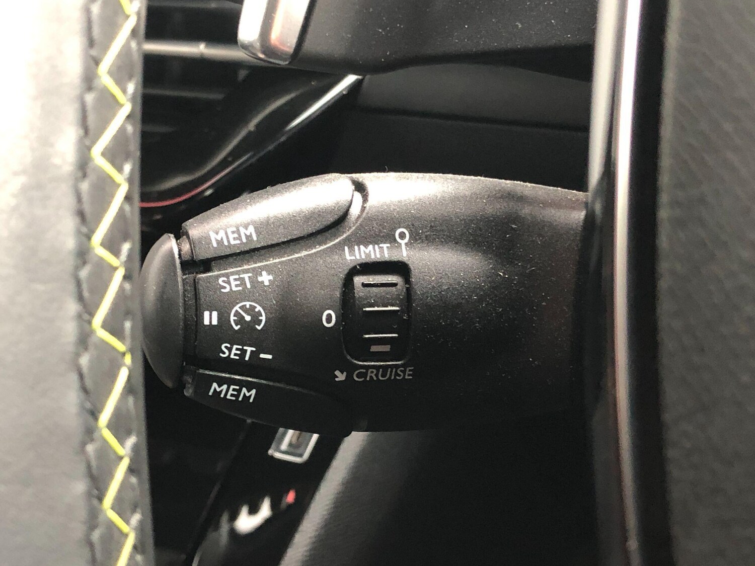 Used Peugeot 2008 2023 for sale - 76042385: Photo 29